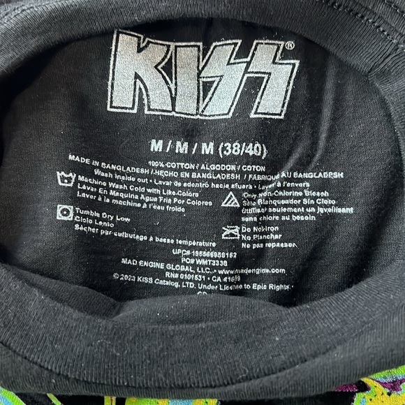 Kiss Graphic Tee - Picture 3 of 3